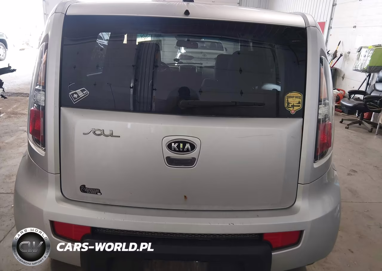 2011 Kia Soul + VIN:KNDJT2A27B7310373 - 16