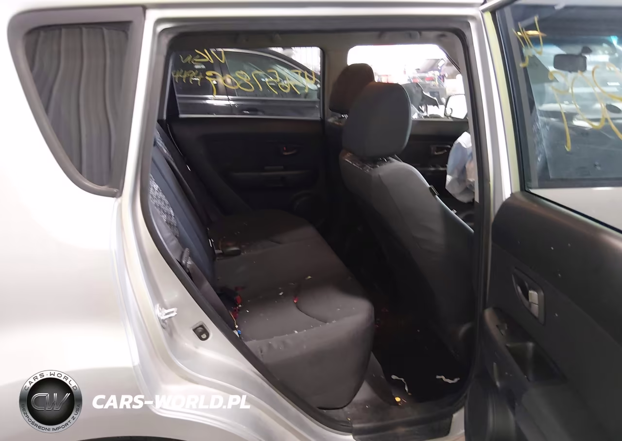 2011 Kia Soul + VIN:KNDJT2A27B7310373 - 8