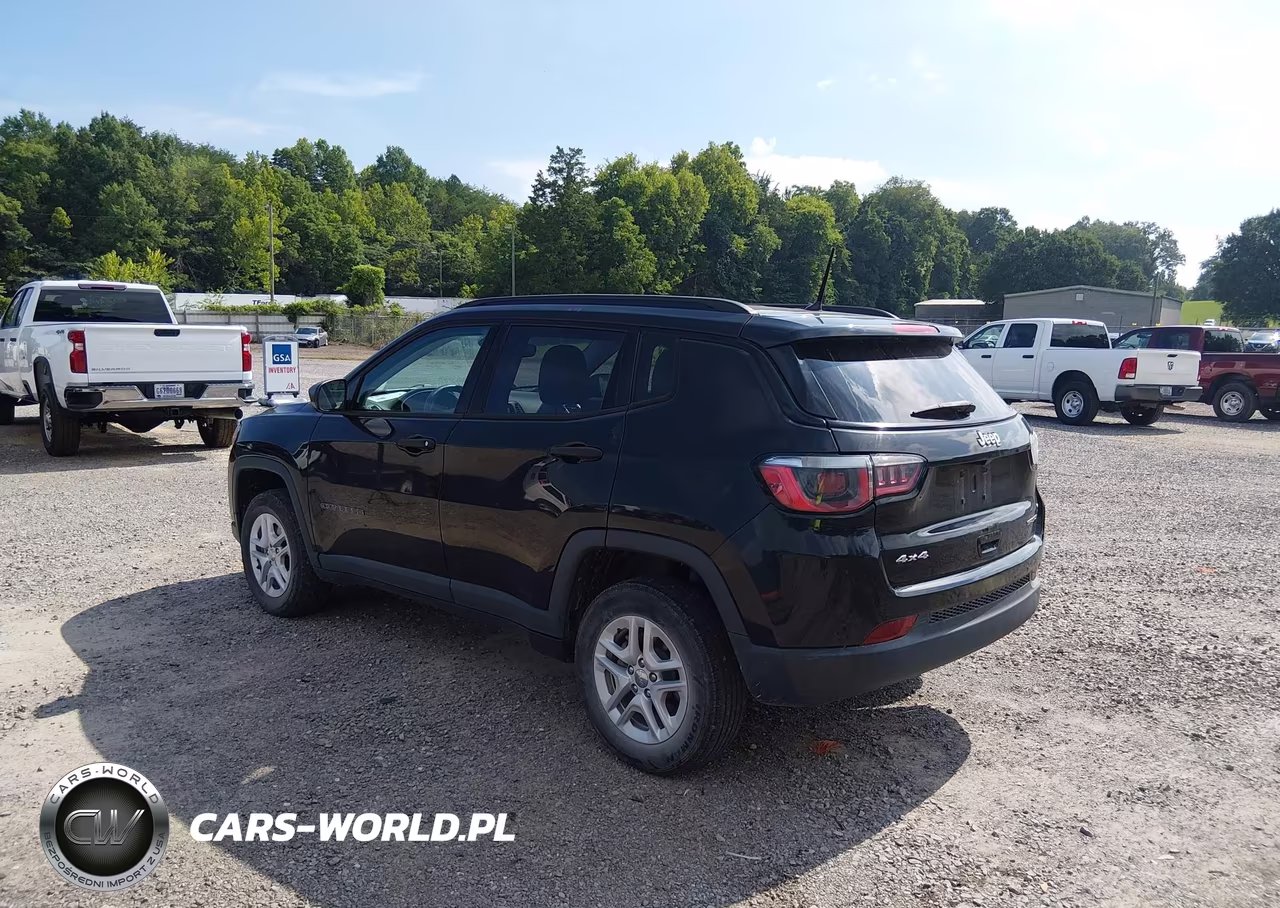 2018 Jeep Compass Sport 4X4 VIN:3C4NJDAB8JT415310 - 3