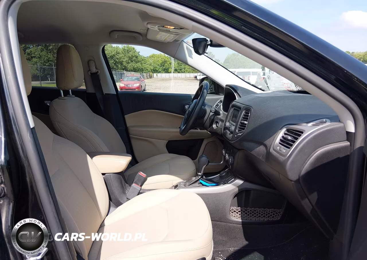 2018 Jeep Compass Sport 4X4 VIN:3C4NJDAB8JT415310 - 5