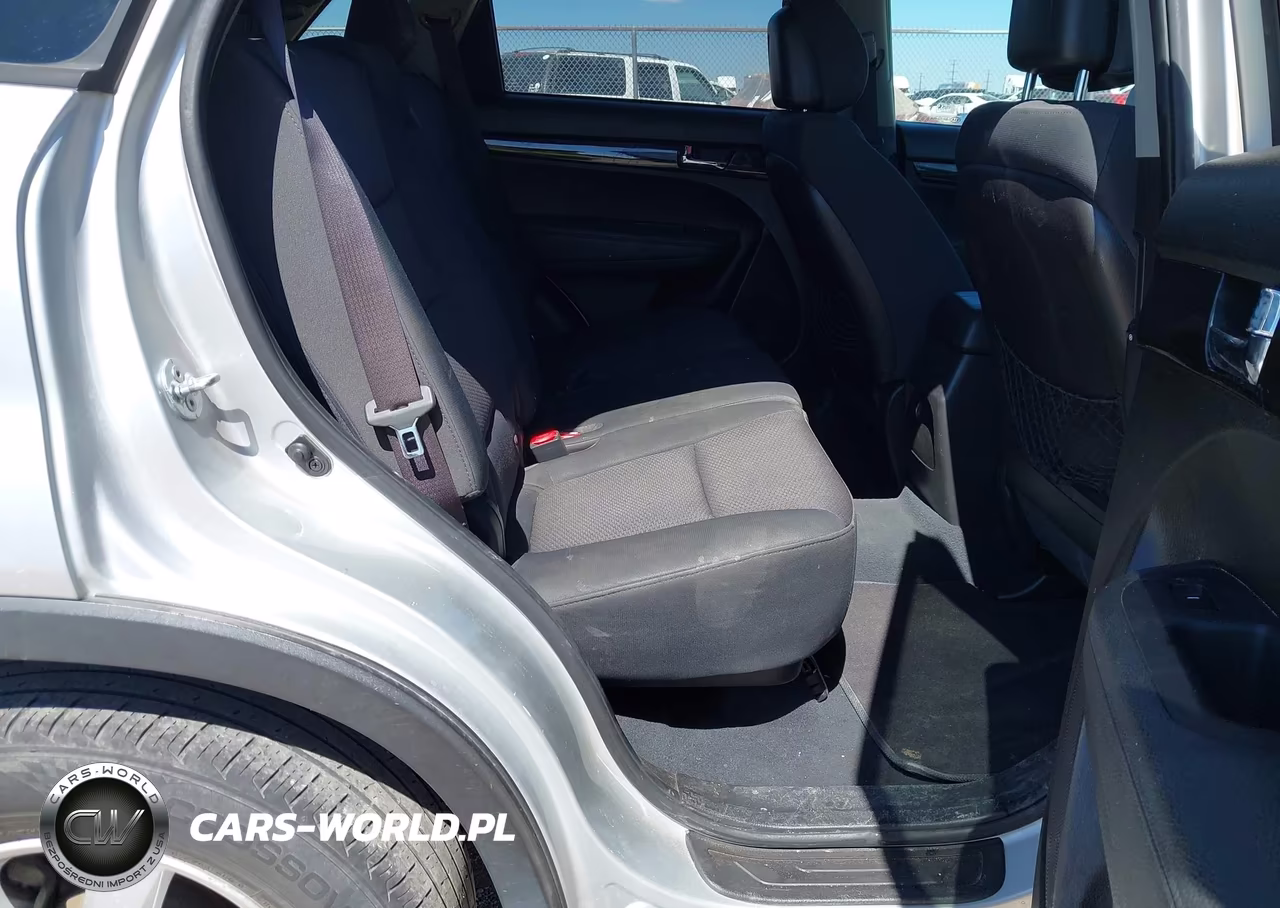 2011 Kia Sorento Lx VIN:5XYKT3A12BG140069 - 8