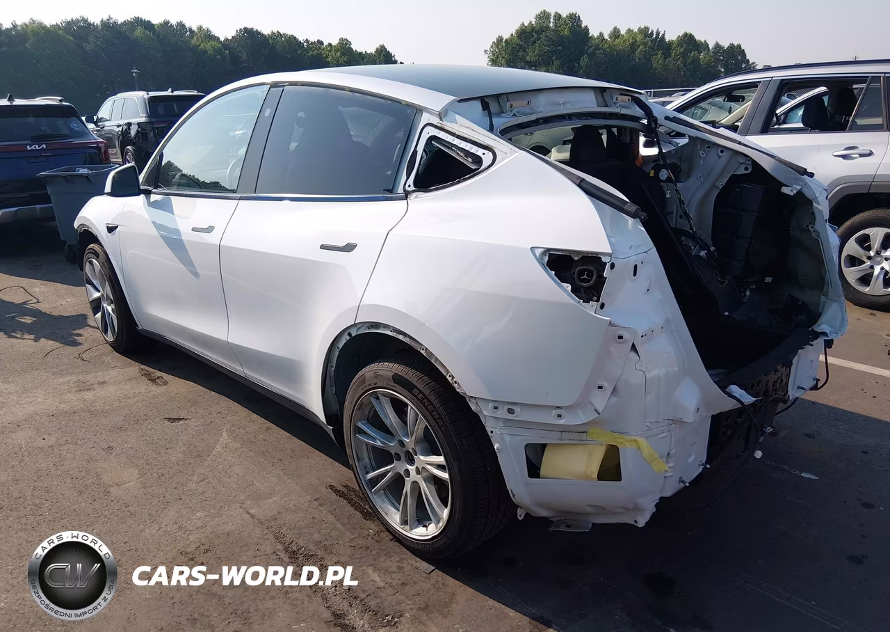 2023 Tesla Model Y Awd-Long Range Dual Motor All-Wheel Drive VIN:7SAYGDEE9PA090917 - 3