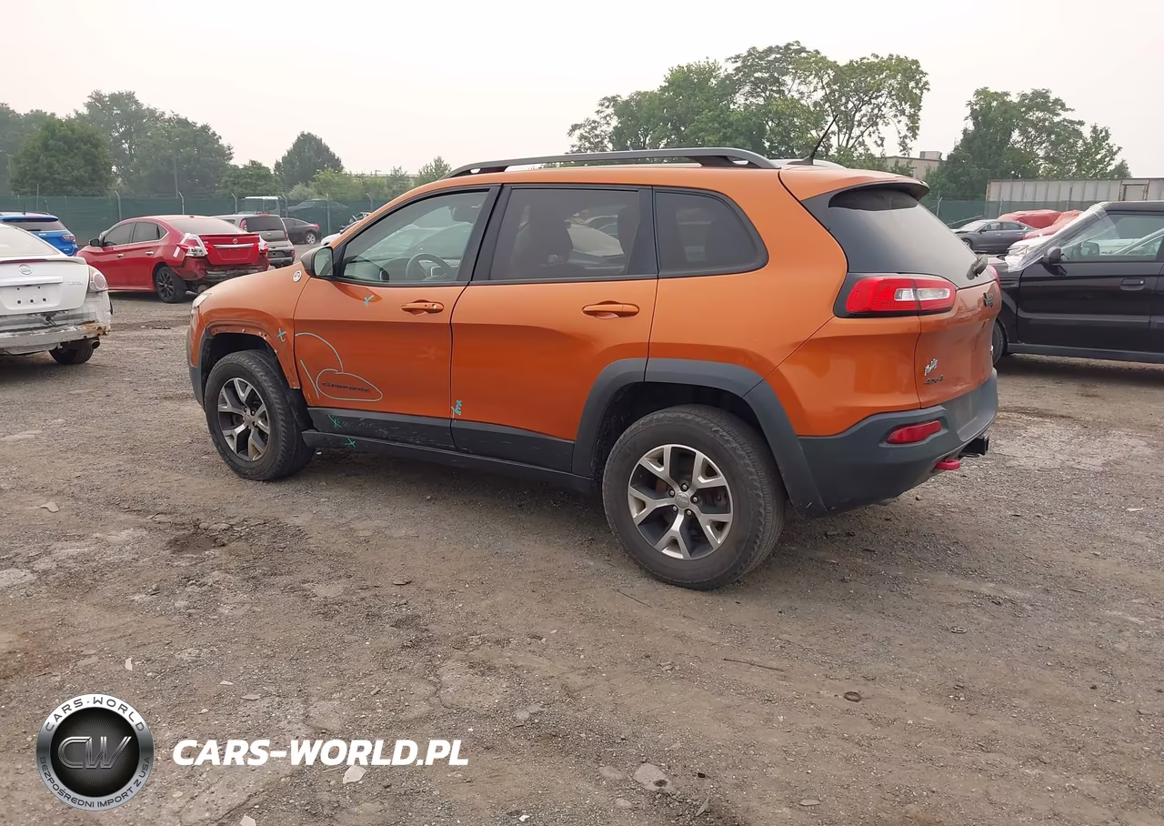 2015 Jeep Cherokee VIN:1C4PJMBS3FW649749 - 3