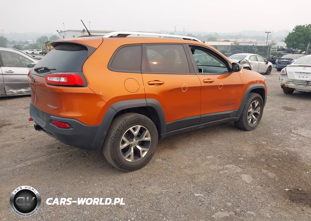 2015 Jeep Cherokee VIN:1C4PJMBS3FW649749 - 4