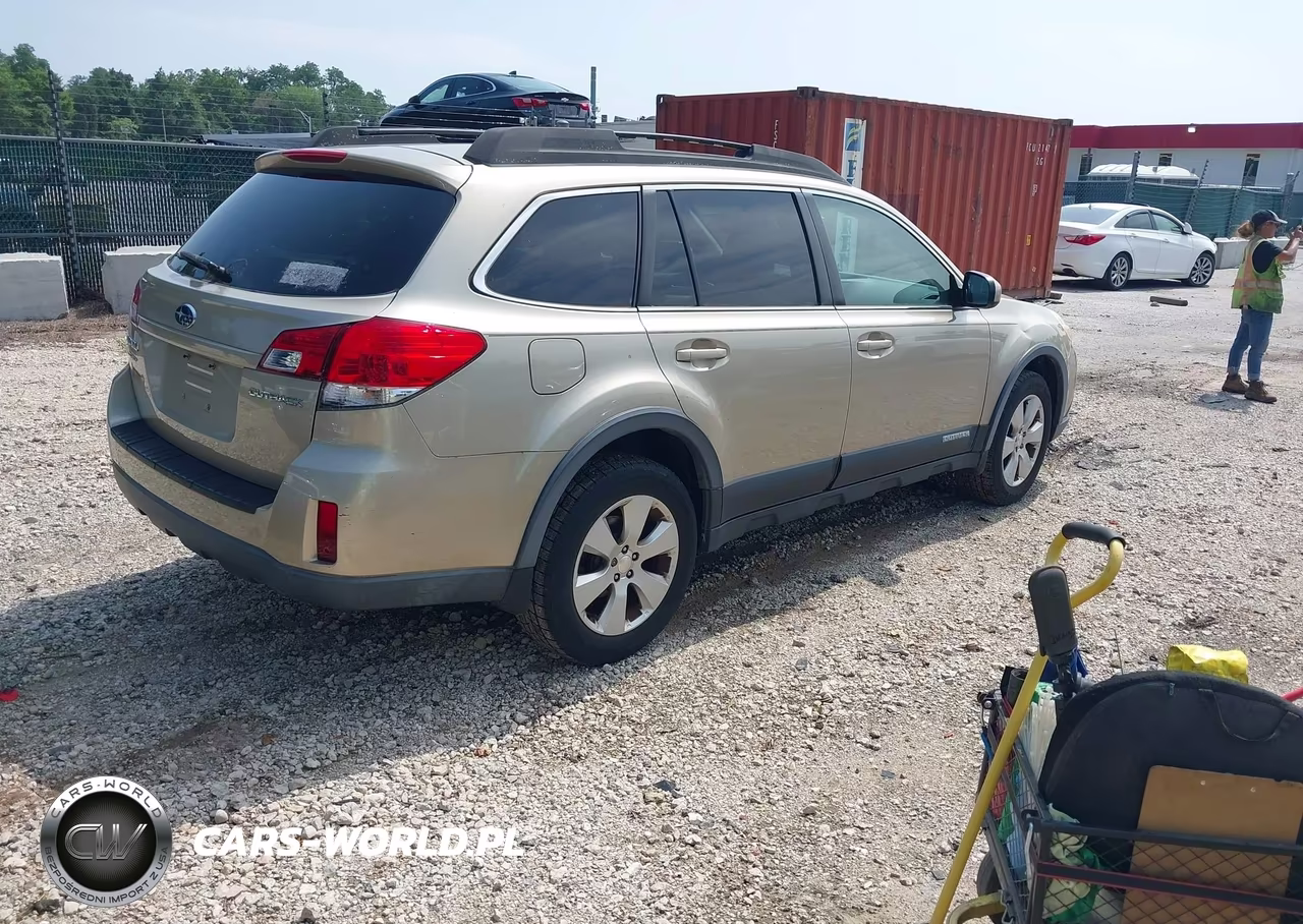 2010 Subaru Outback 2.5I Premium VIN:4S4BRCCC5A3383791 - 4