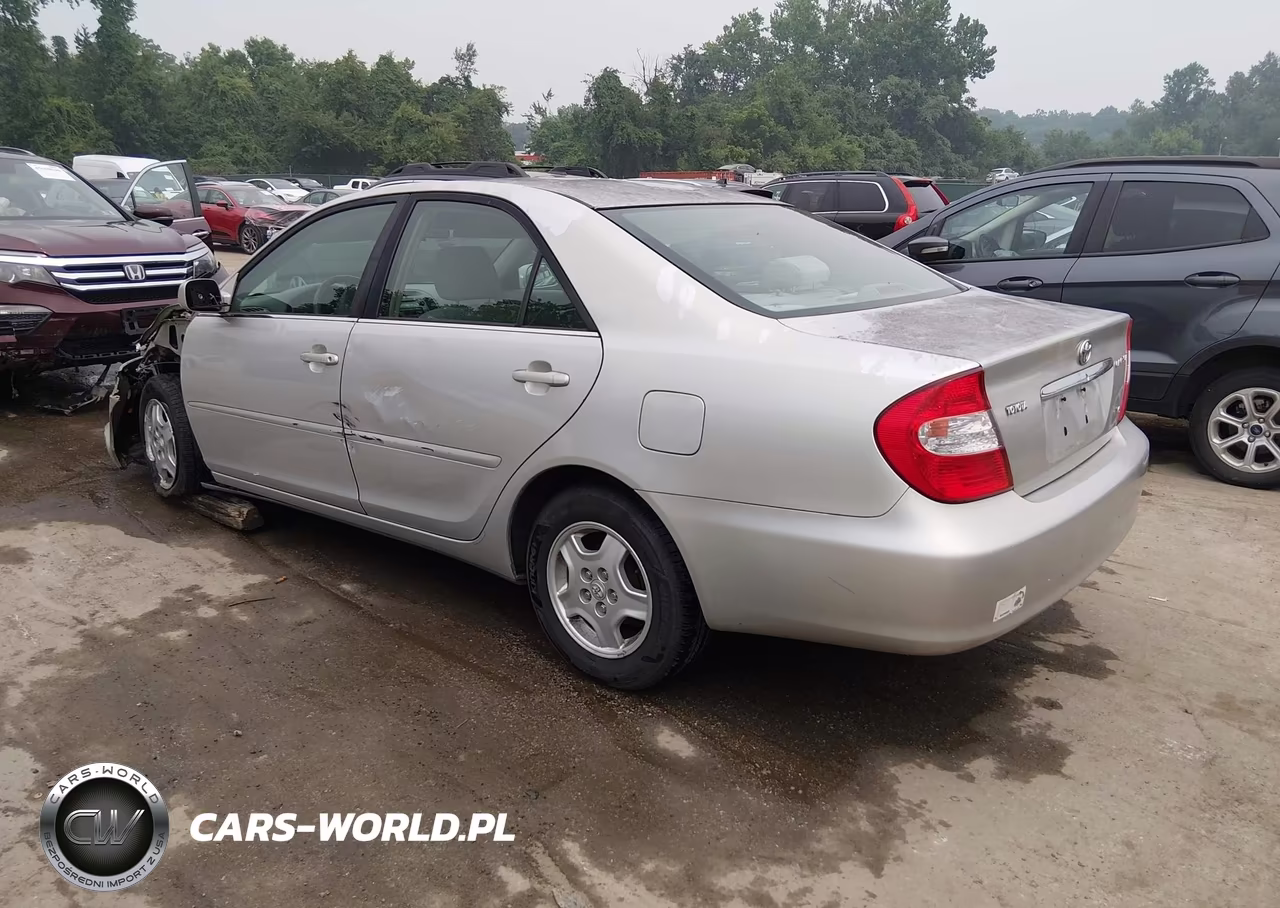 2003 Toyota Camry Le V6 VIN:4T1BF32K33U046843 - 3
