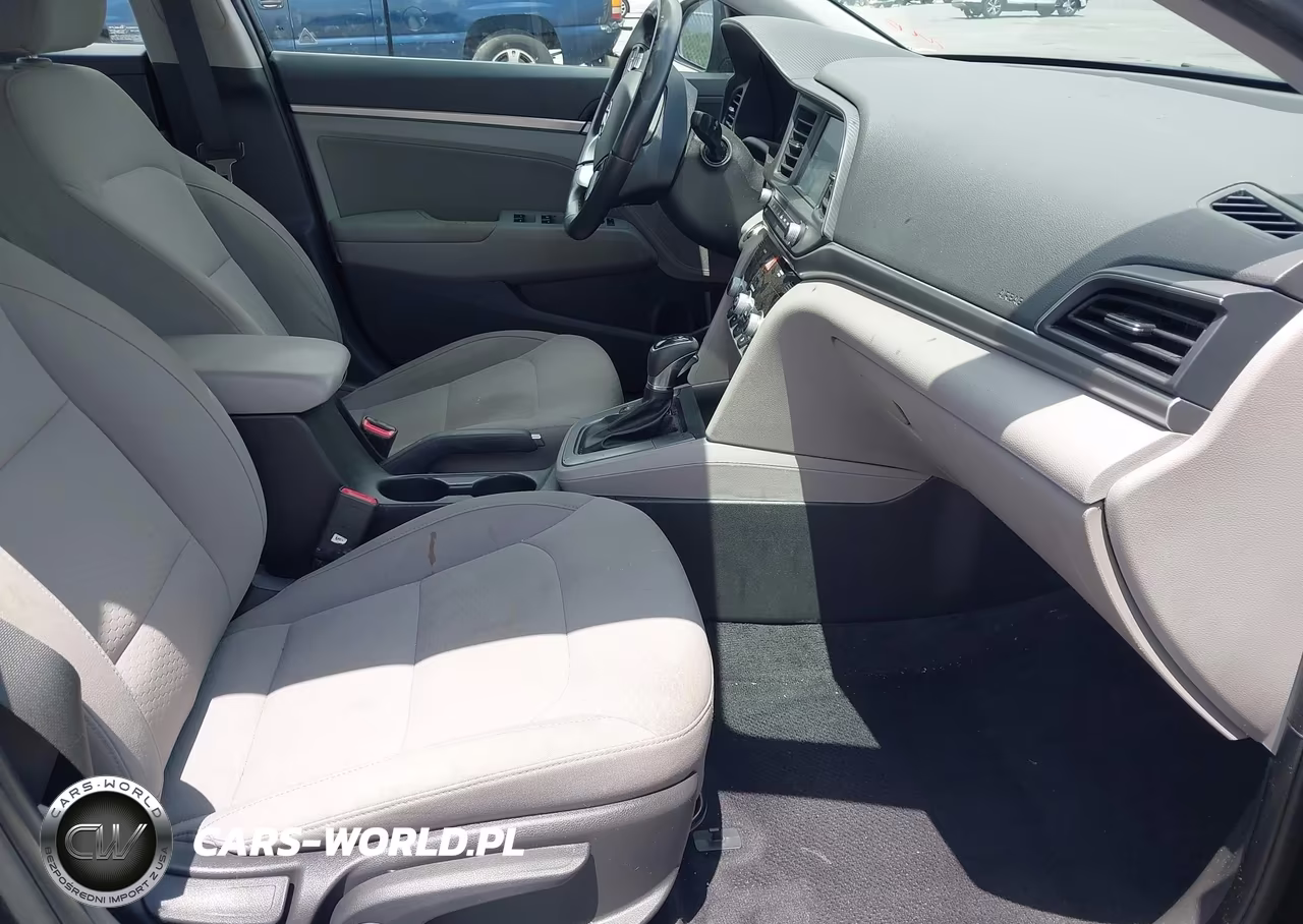 2019 Hyundai Elantra Value Edition VIN:KMHD84LFXKU831658 - 5