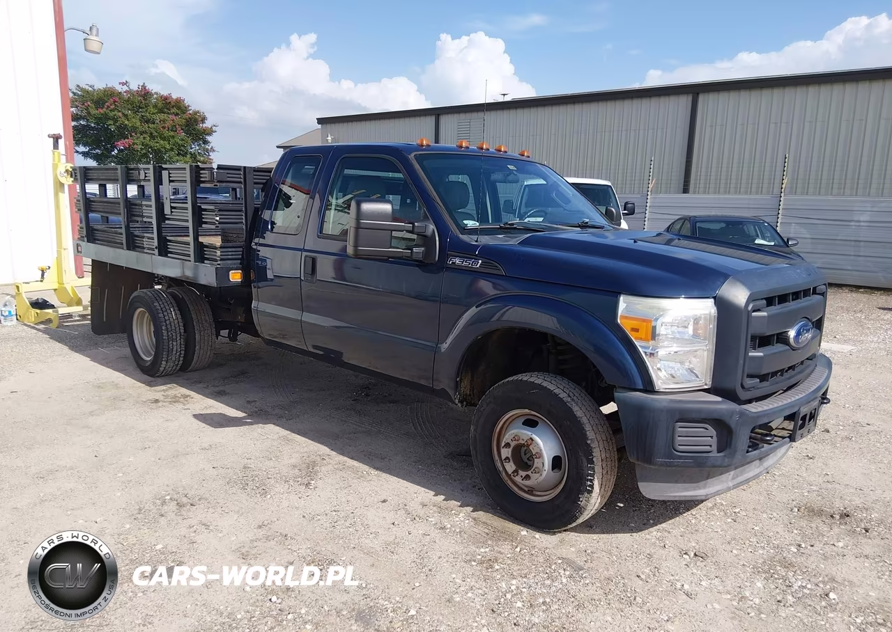 2015 Ford F-350 Chassis Xl