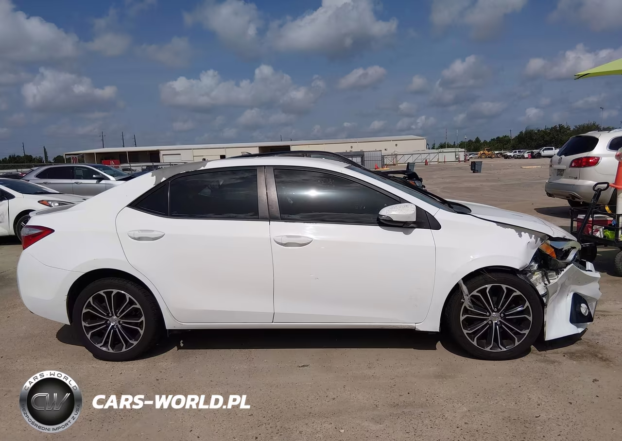2015 Toyota Corolla S Plus VIN:5YFBURHE6FP362169 - 12