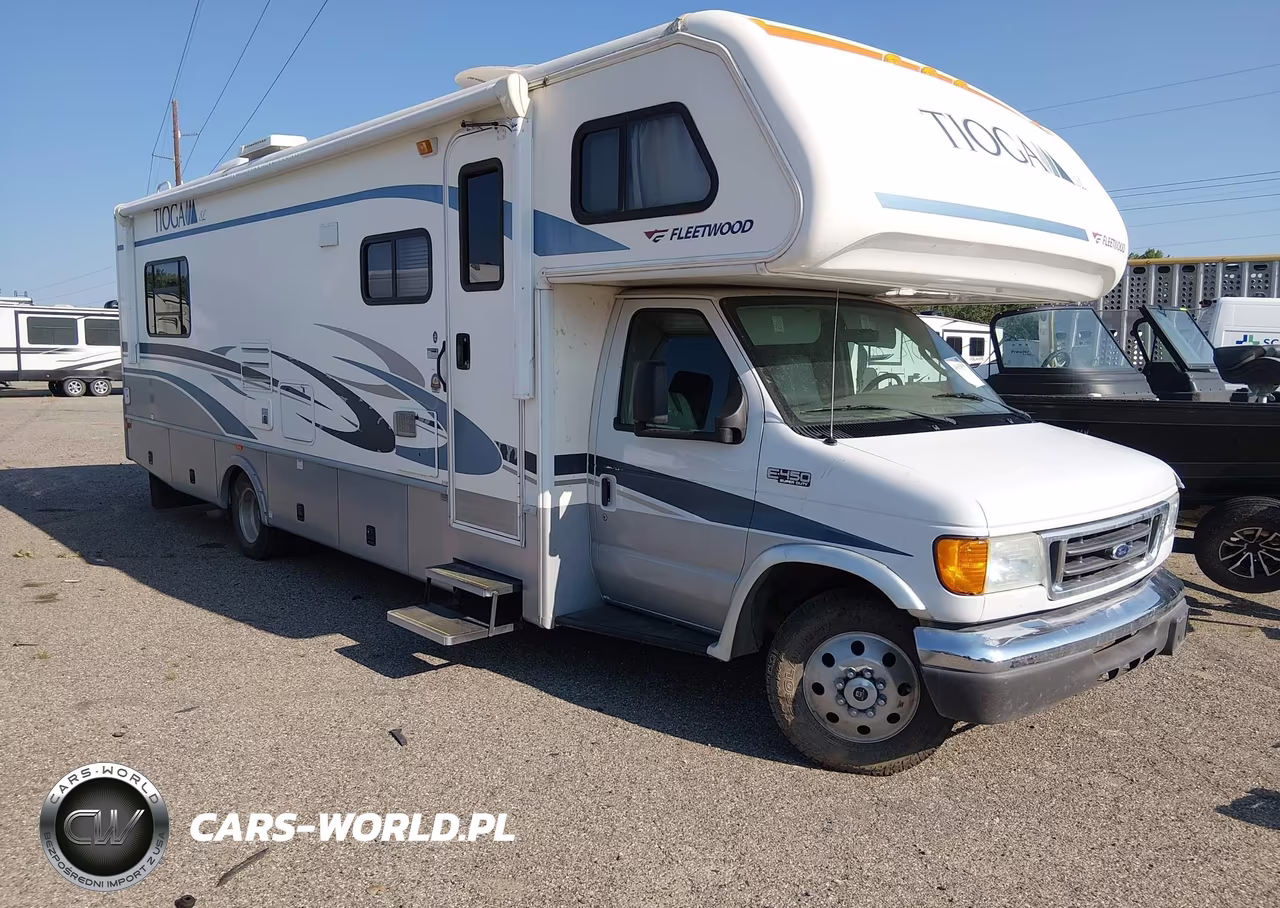 2004 Ford E-450 Cutaway Standard