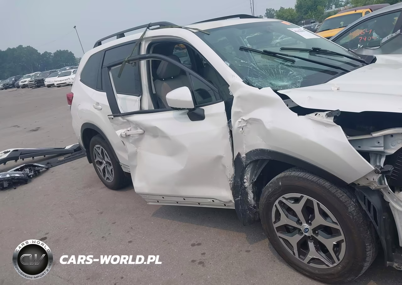 2019 Subaru Forester Premium VIN:JF2SKAGC6KH588565 - 14