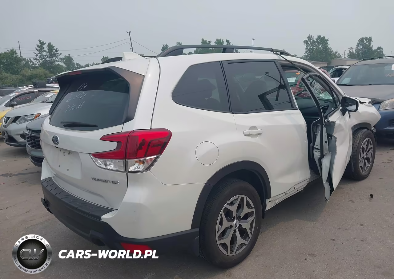 2019 Subaru Forester Premium VIN:JF2SKAGC6KH588565 - 4