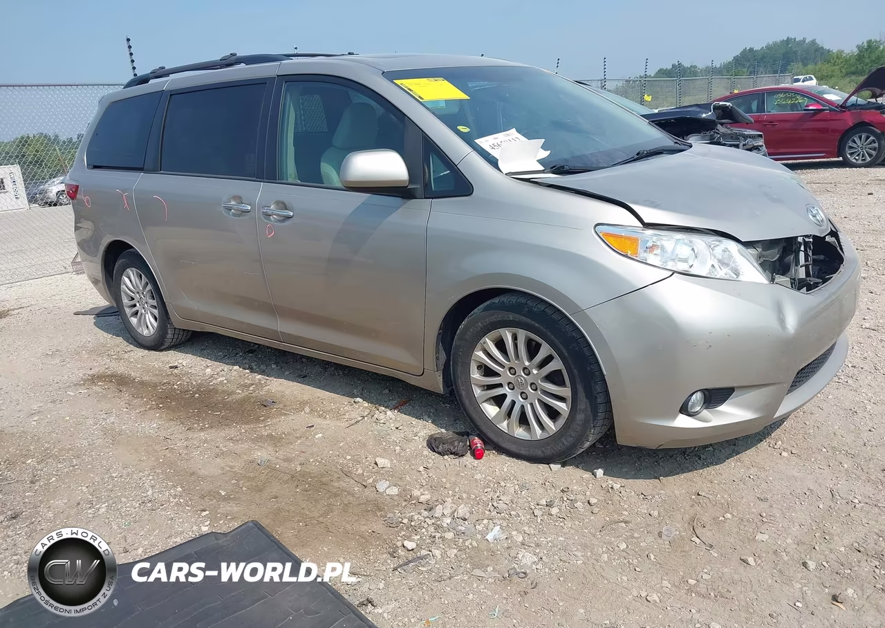 2015 Toyota Sienna Xle 8 Passenger