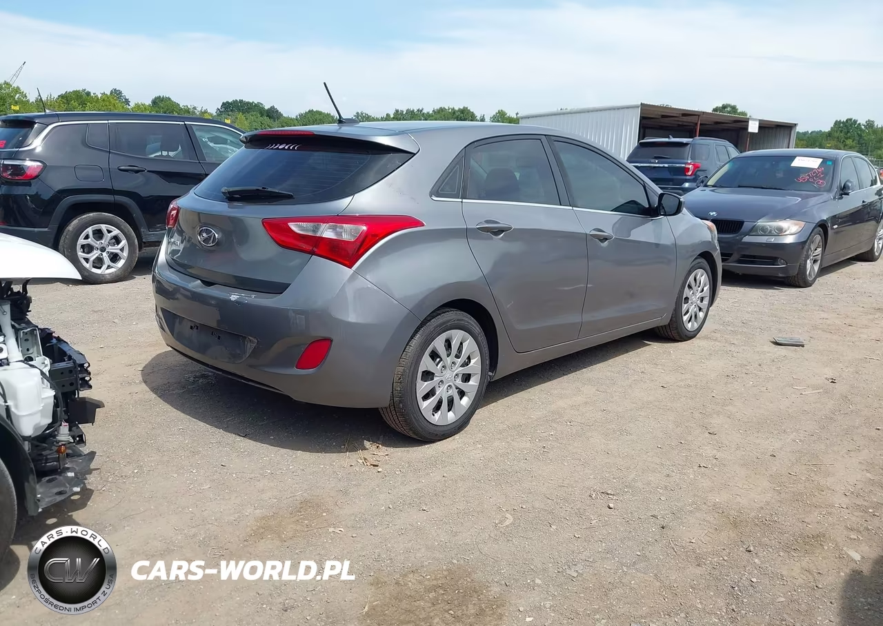 2017 Hyundai Elantra Gt VIN:KMHD35LH5HU358430 - 4