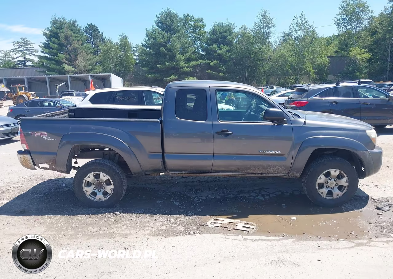 2011 Toyota Tacoma Base V6 VIN:5TFUU4EN8BX003059 - 13