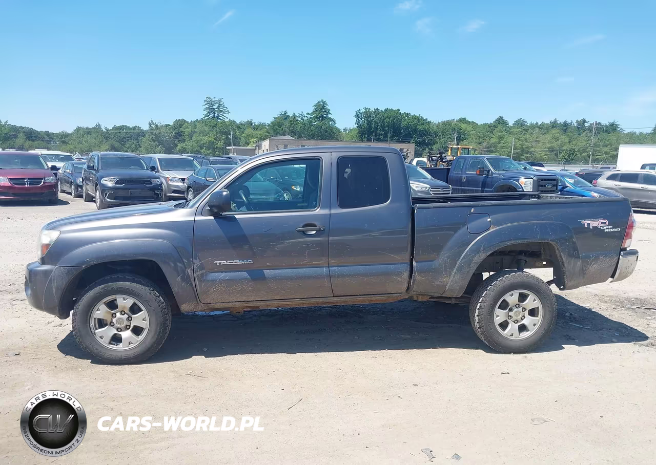 2011 Toyota Tacoma Base V6 VIN:5TFUU4EN8BX003059 - 14