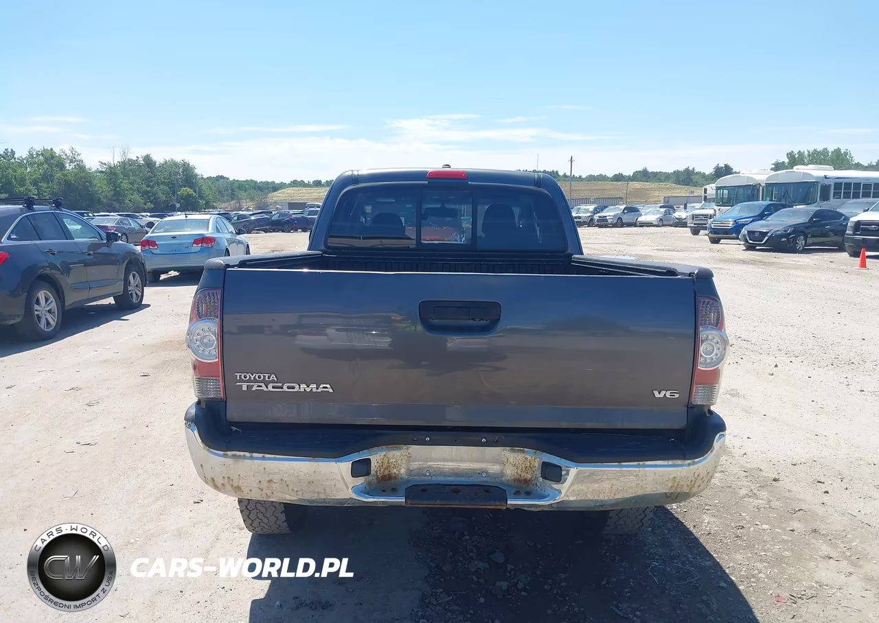 2011 Toyota Tacoma Base V6 VIN:5TFUU4EN8BX003059 - 16