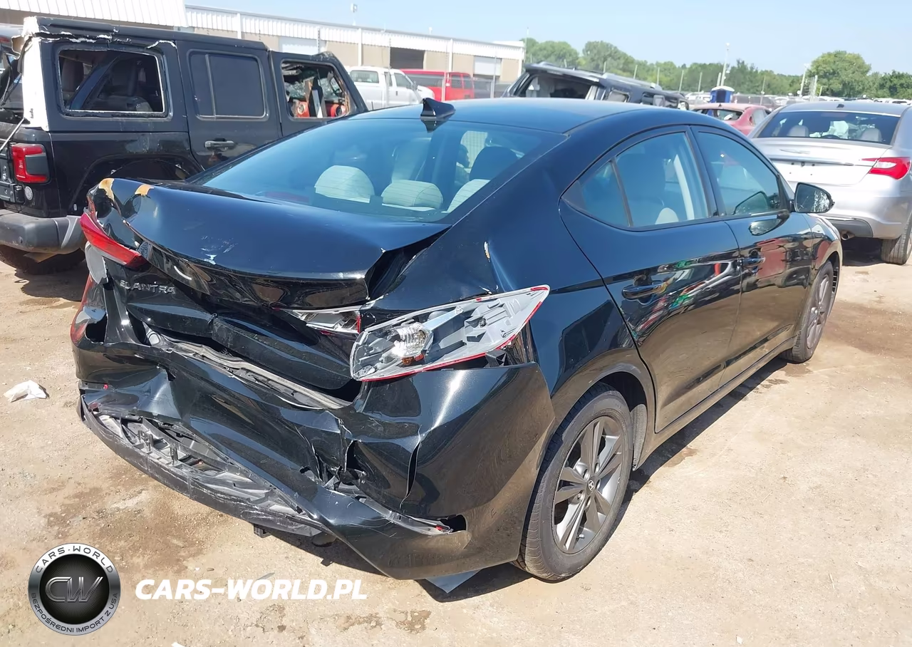 2018 Hyundai Elantra Sel VIN:5NPD84LFXJH232384 - 4