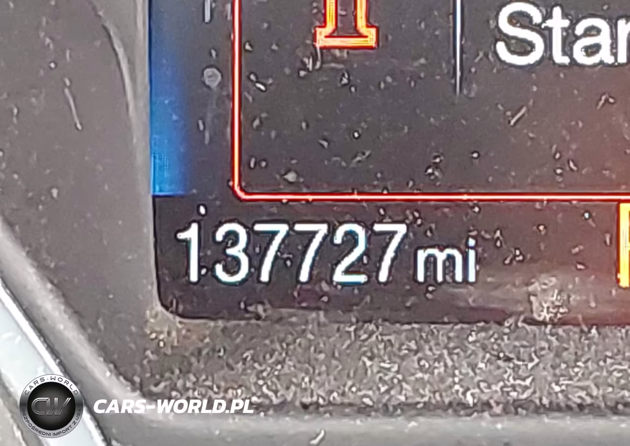 2018 Ford Focus Titanium VIN:1FADP3J27JL294209 - 15
