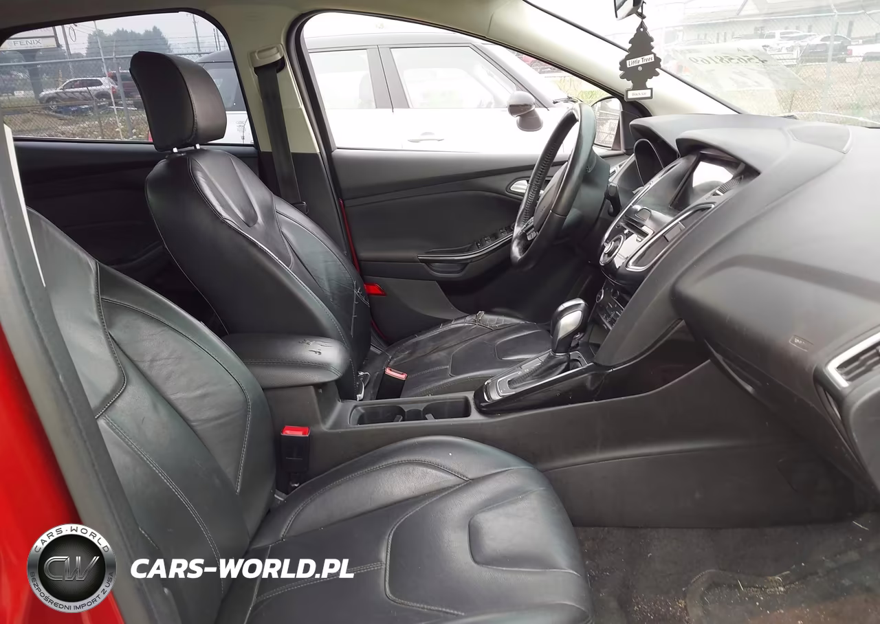 2018 Ford Focus Titanium VIN:1FADP3J27JL294209 - 5