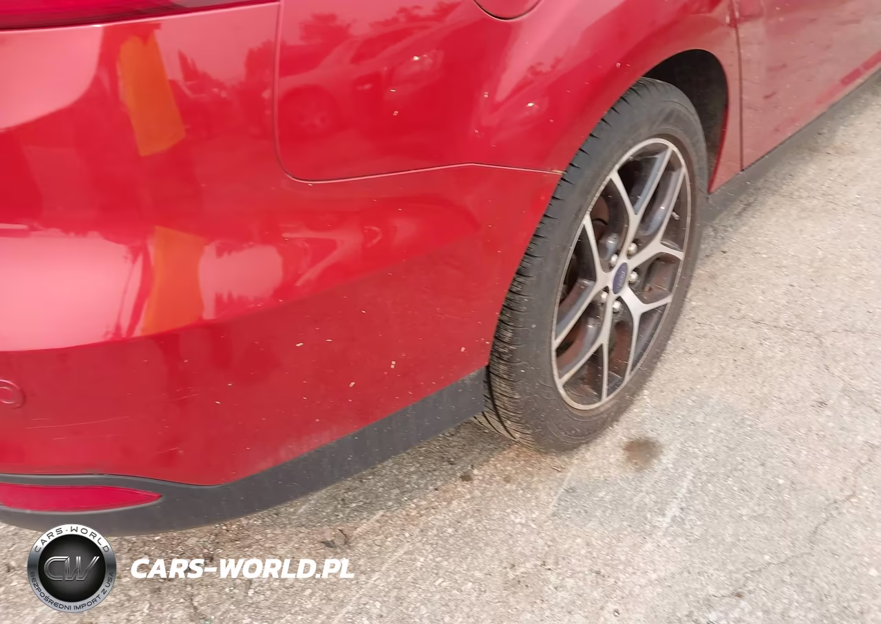 2018 Ford Focus Titanium VIN:1FADP3J27JL294209 - 6