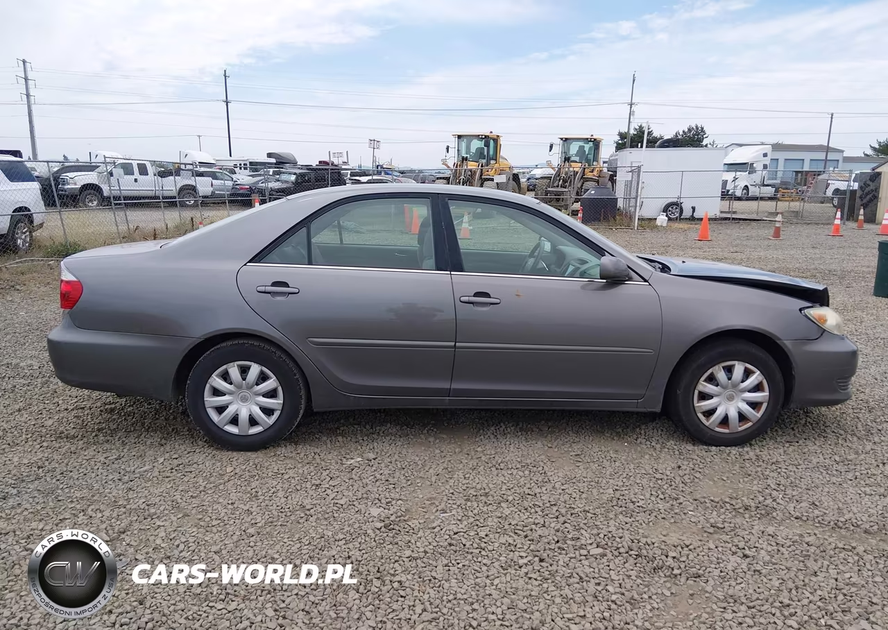 2005 Toyota Camry Le VIN:4T1BE32K65U511279 - 13