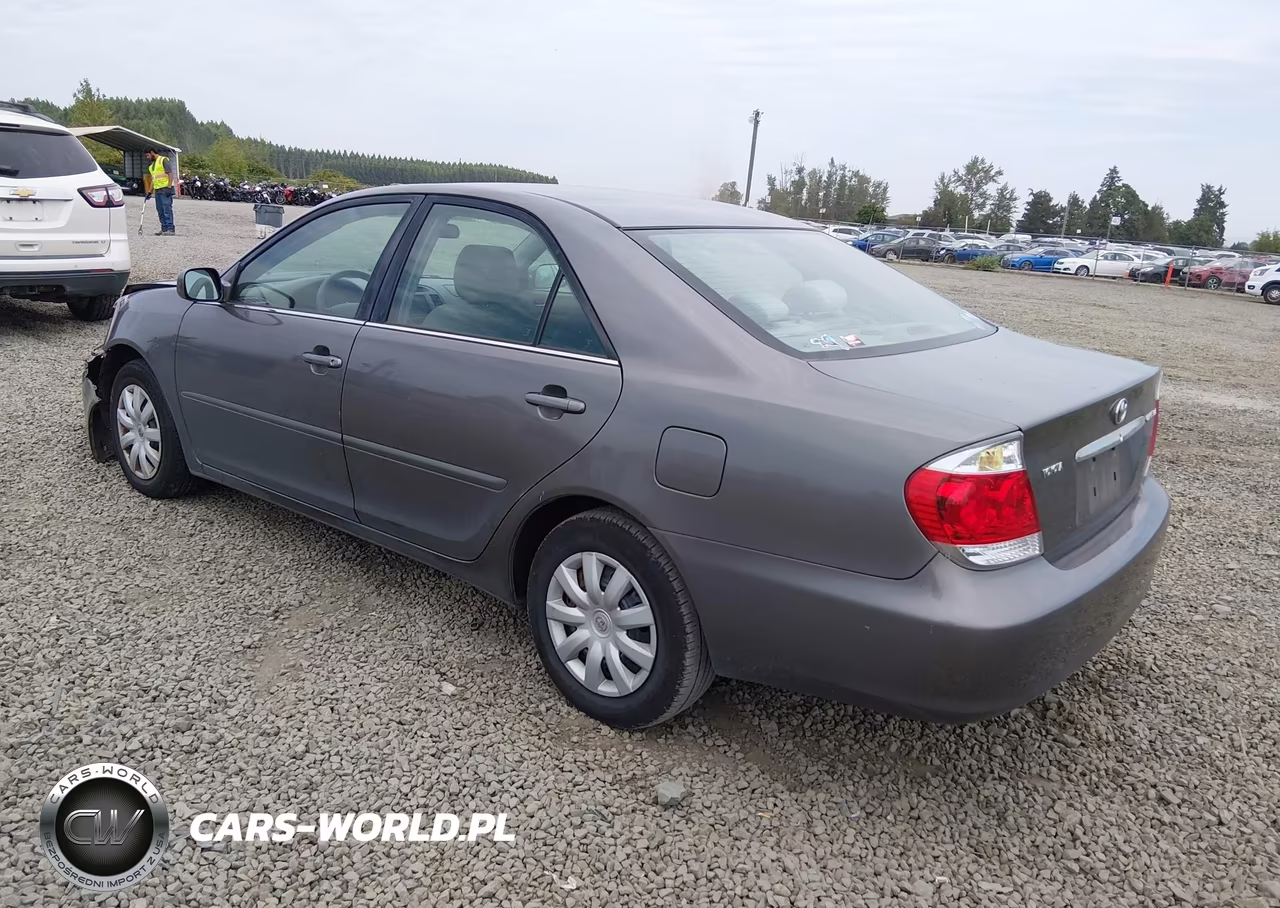 2005 Toyota Camry Le VIN:4T1BE32K65U511279 - 3