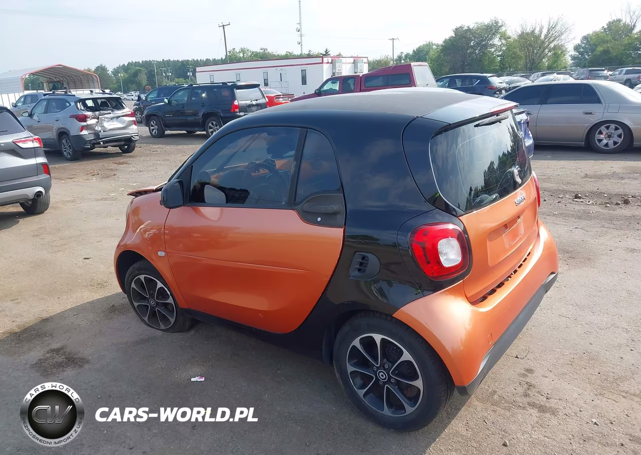 2016 Smart Fortwo Passion VIN:WMEFJ5DA1GK051837 - 3