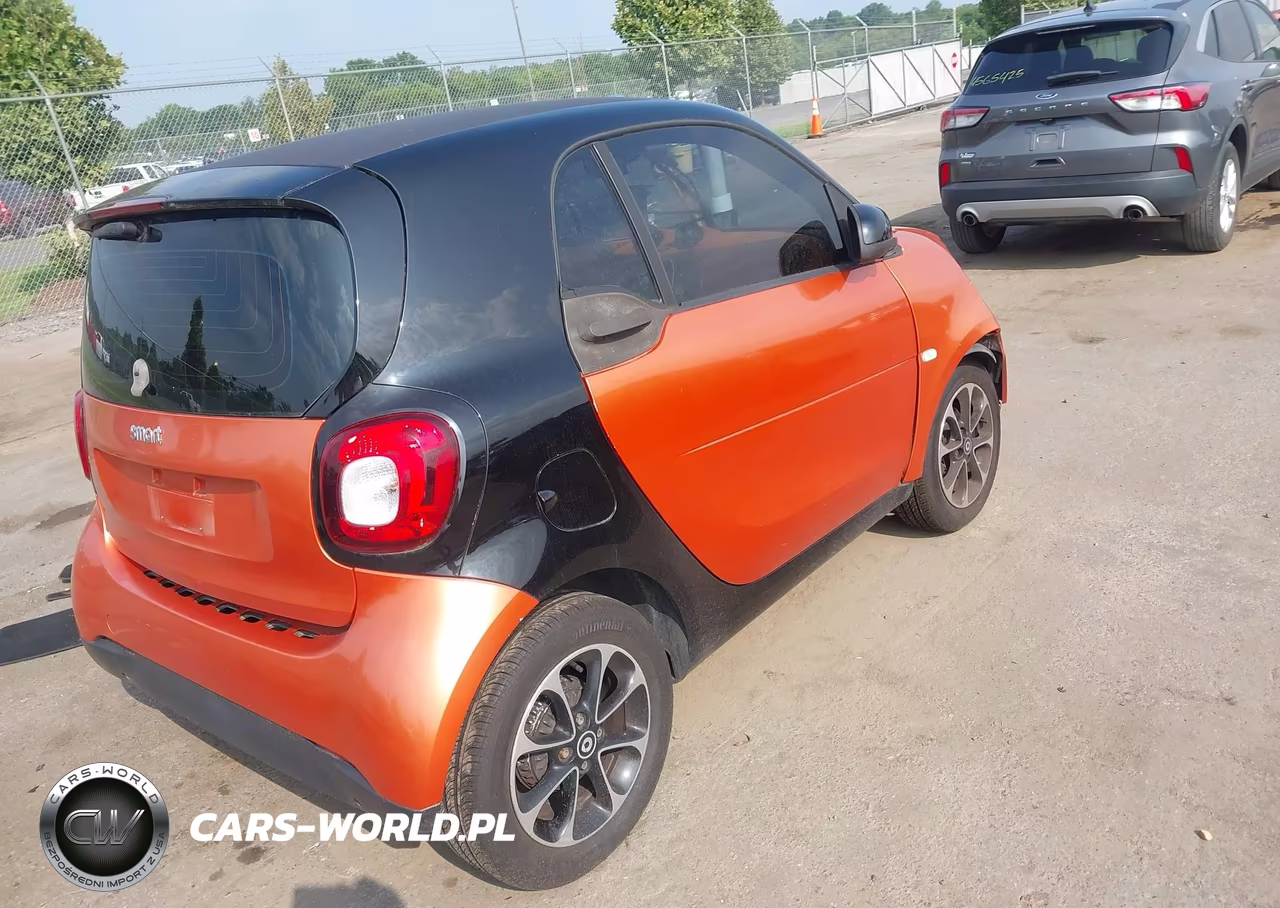 2016 Smart Fortwo Passion VIN:WMEFJ5DA1GK051837 - 4