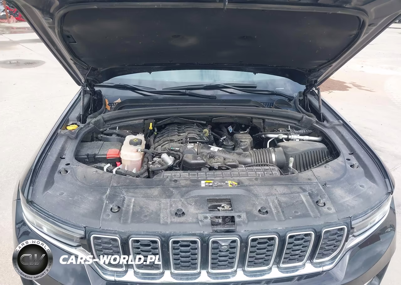 2023 Jeep Grand Cherokee Limited 4X4 VIN:1C4RJHBG6PC529703 - 10
