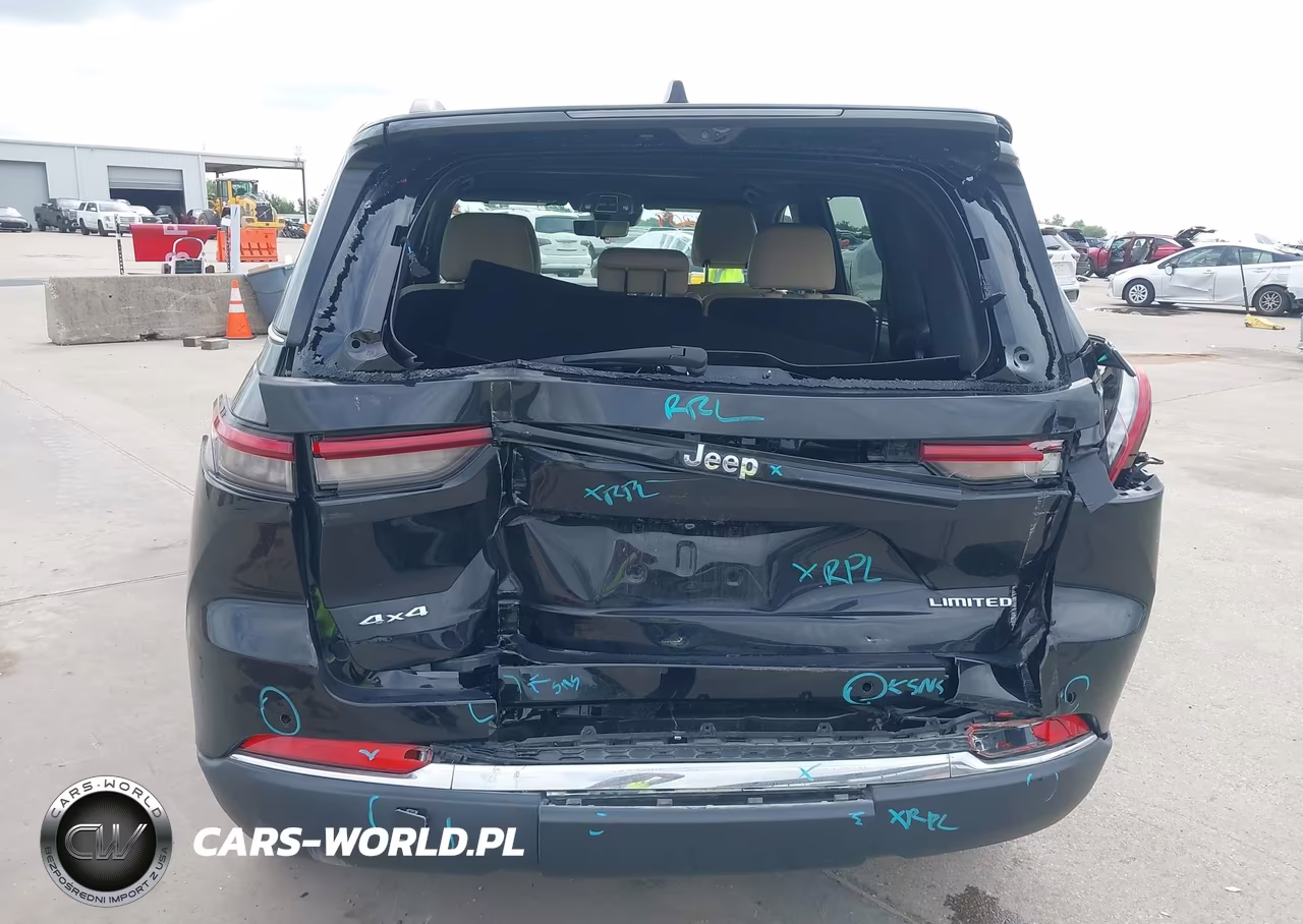 2023 Jeep Grand Cherokee Limited 4X4 VIN:1C4RJHBG6PC529703 - 16