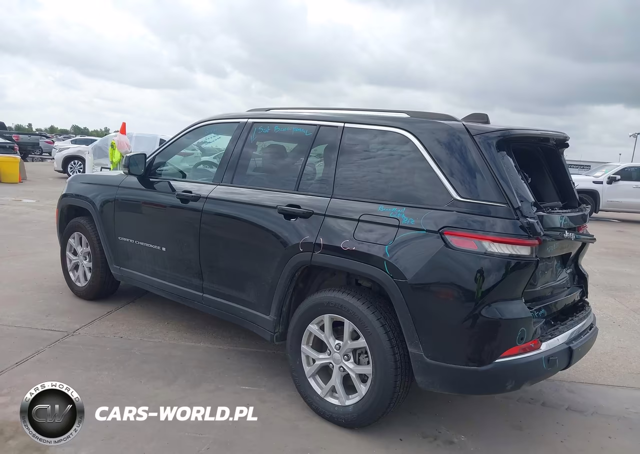 2023 Jeep Grand Cherokee Limited 4X4 VIN:1C4RJHBG6PC529703 - 3
