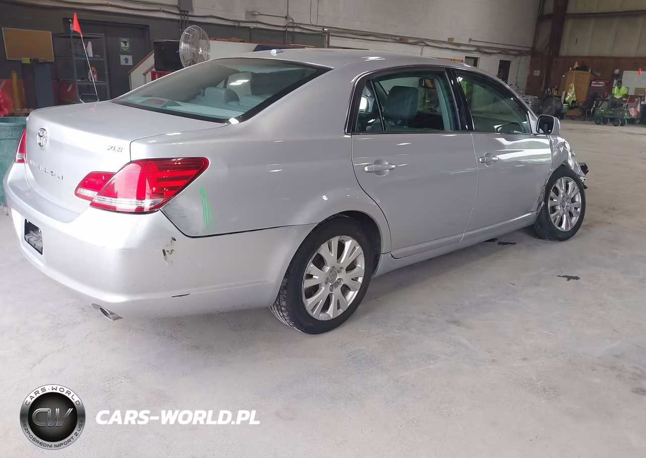 2010 Toyota Avalon Xls VIN:4T1BK3DB4AU364413 - 4