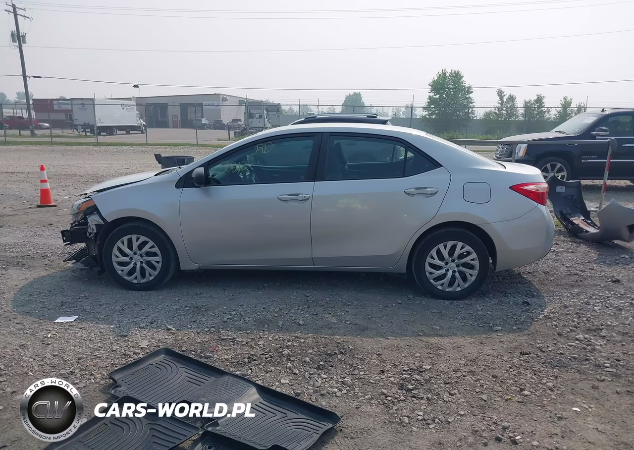 2018 Toyota Corolla Le VIN:5YFBURHE8JP744647 - 2