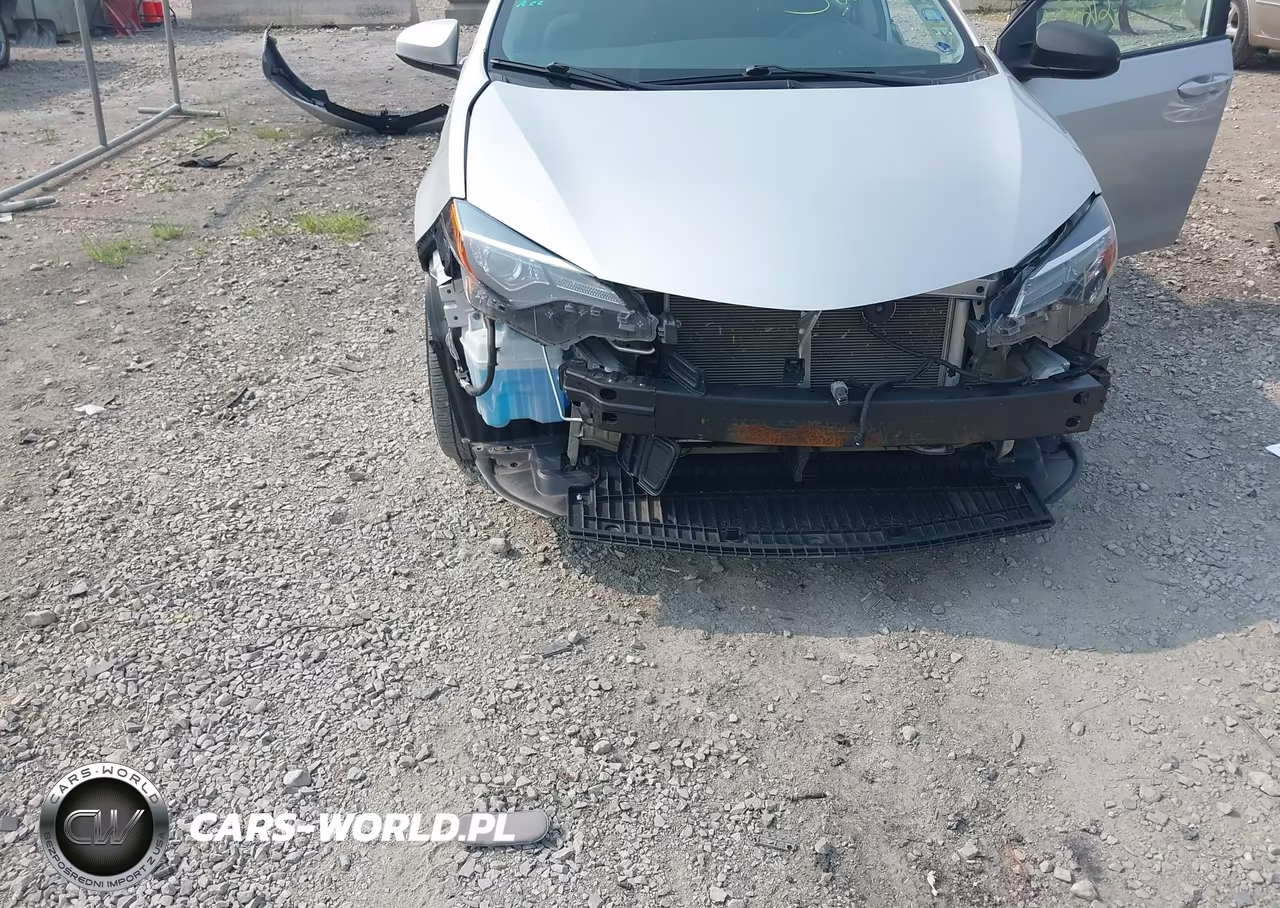 2018 Toyota Corolla Le VIN:5YFBURHE8JP744647 - 6