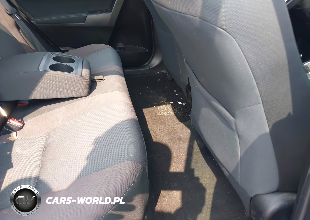 2018 Toyota Corolla Le VIN:5YFBURHE8JP744647 - 8