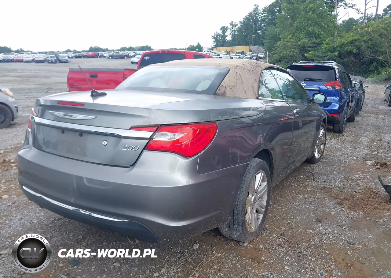 2012 Chrysler 200 Touring VIN:1C3BCBEG9CN279641 - 4