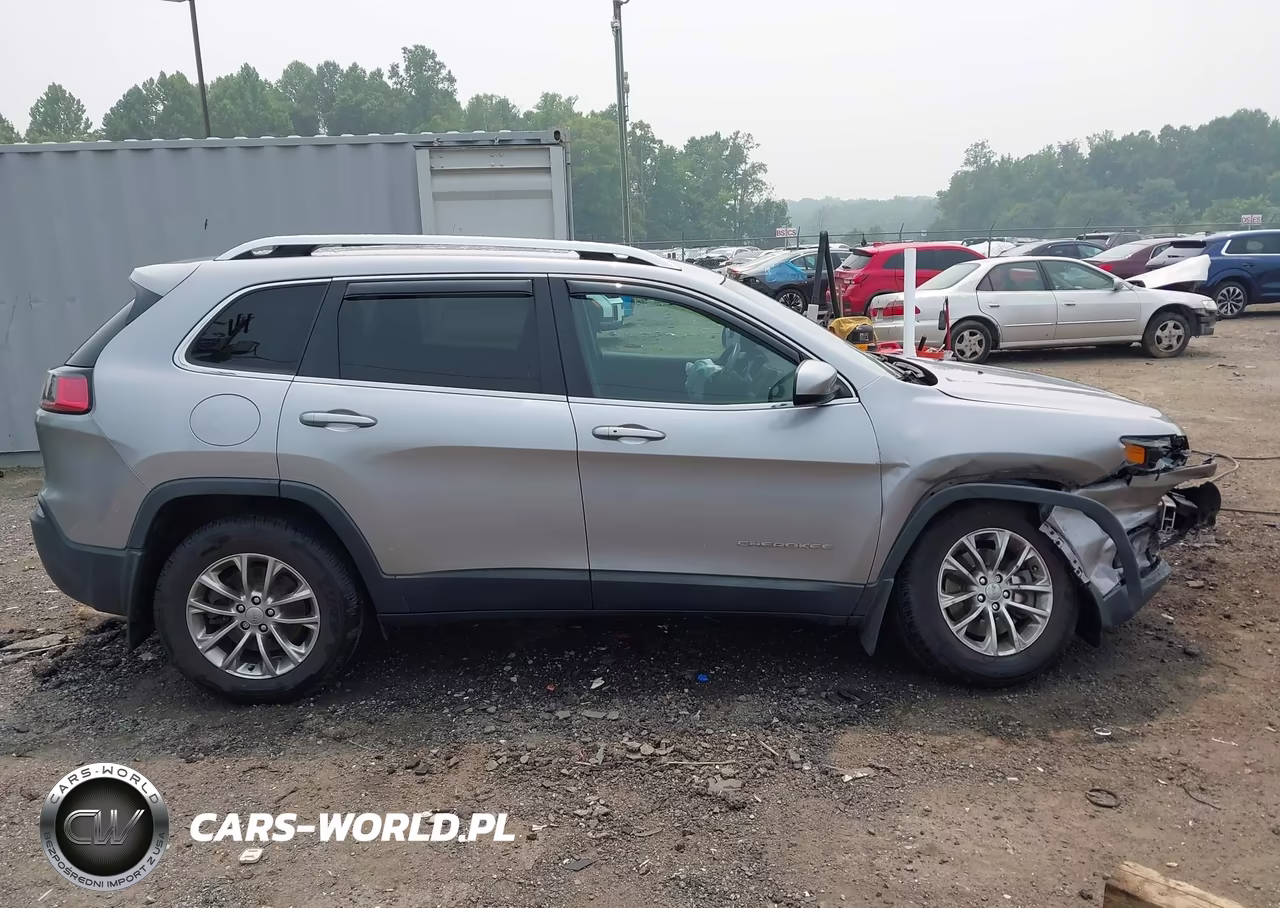 2019 Jeep Cherokee Latitude Plus 4X4 VIN:1C4PJMLX9KD138224 - 13