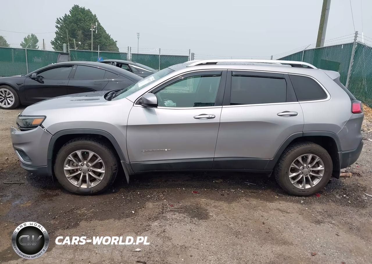 2019 Jeep Cherokee Latitude Plus 4X4 VIN:1C4PJMLX9KD138224 - 14