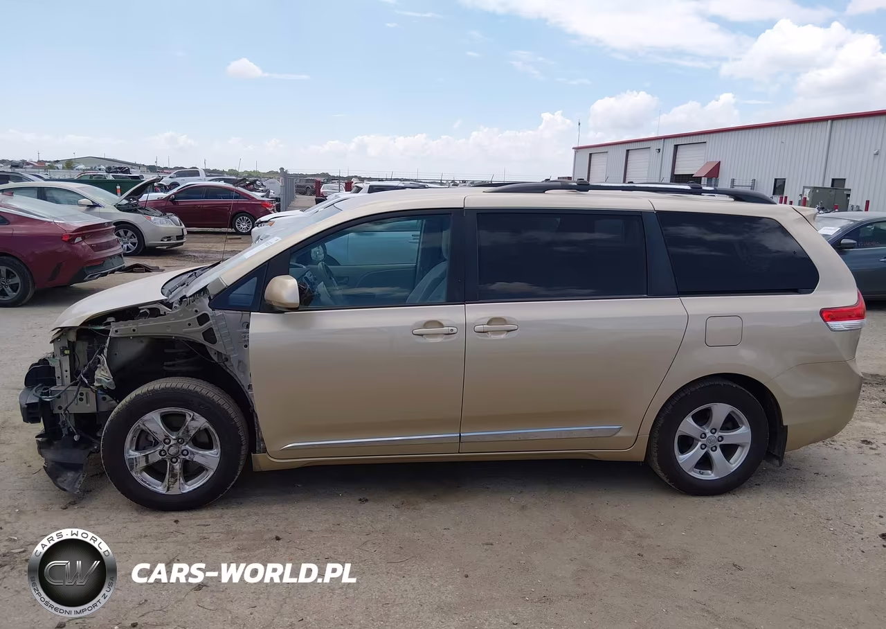 2011 Toyota Sienna Le V6 VIN:5TDKK3DC8BS119004 - 15