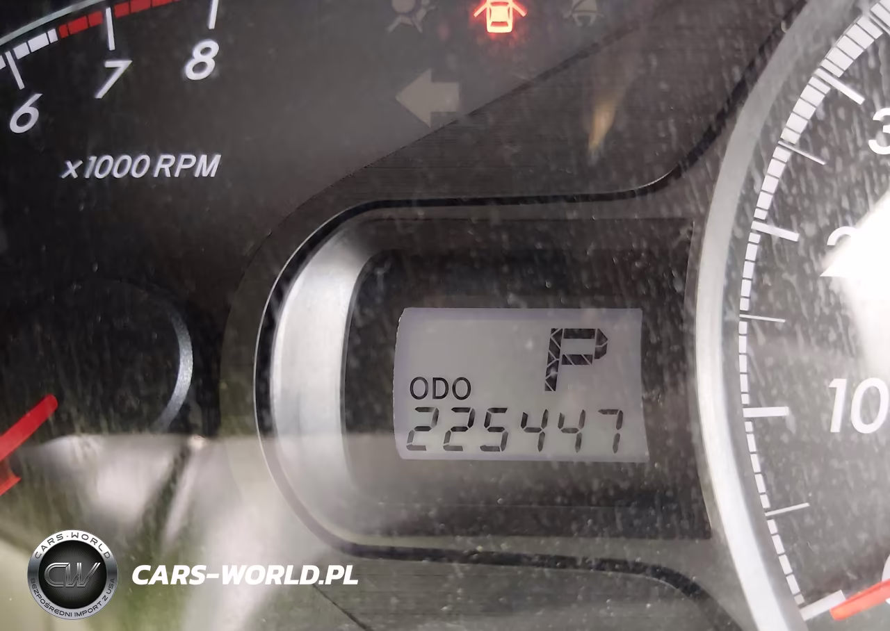 2011 Toyota Sienna Le V6 VIN:5TDKK3DC8BS119004 - 16