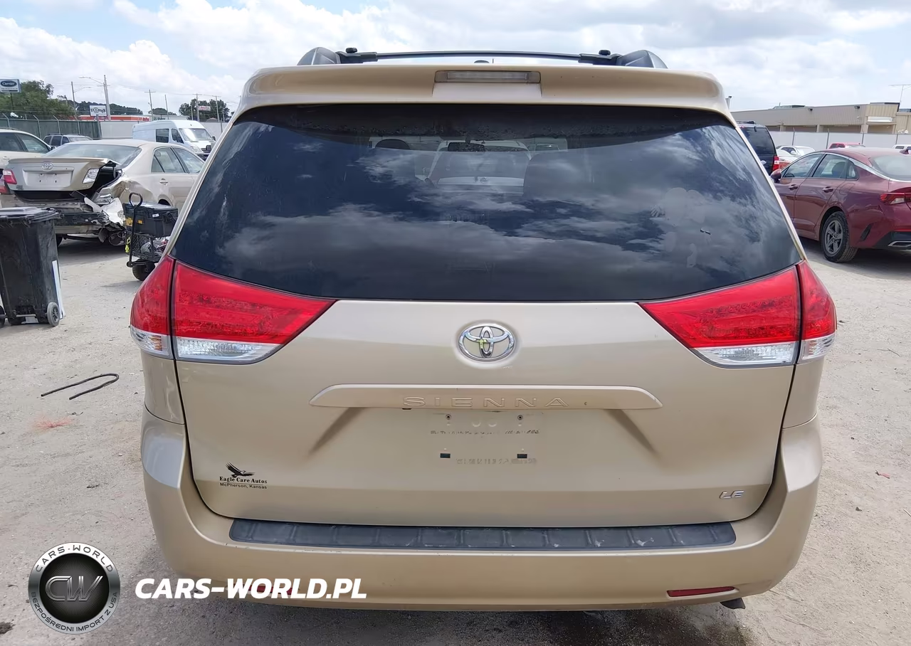 2011 Toyota Sienna Le V6 VIN:5TDKK3DC8BS119004 - 17
