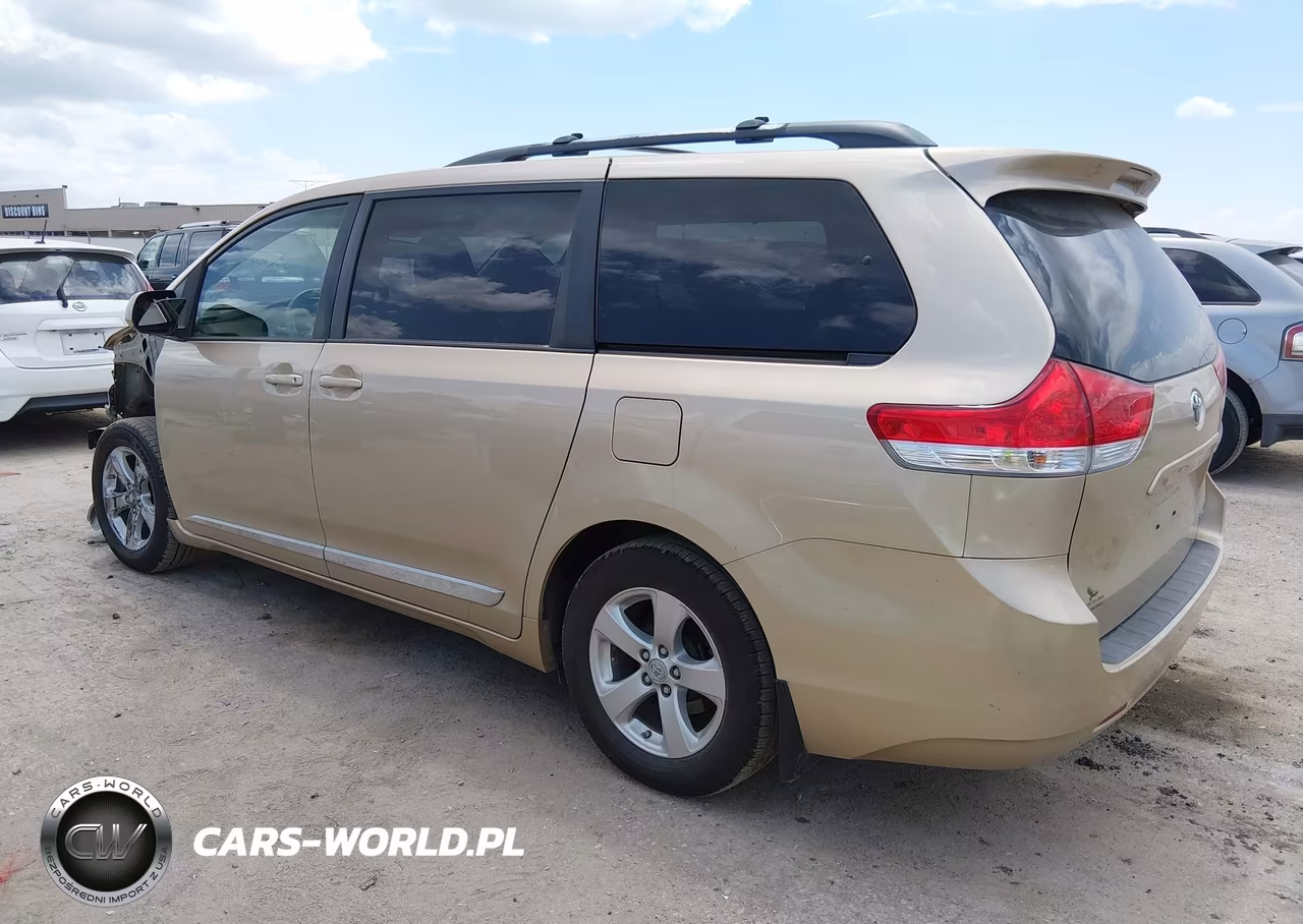 2011 Toyota Sienna Le V6 VIN:5TDKK3DC8BS119004 - 3