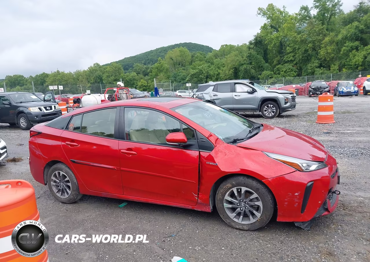 2021 Toyota Prius Limited VIN:JTDKAMFU0M3144434 - 13