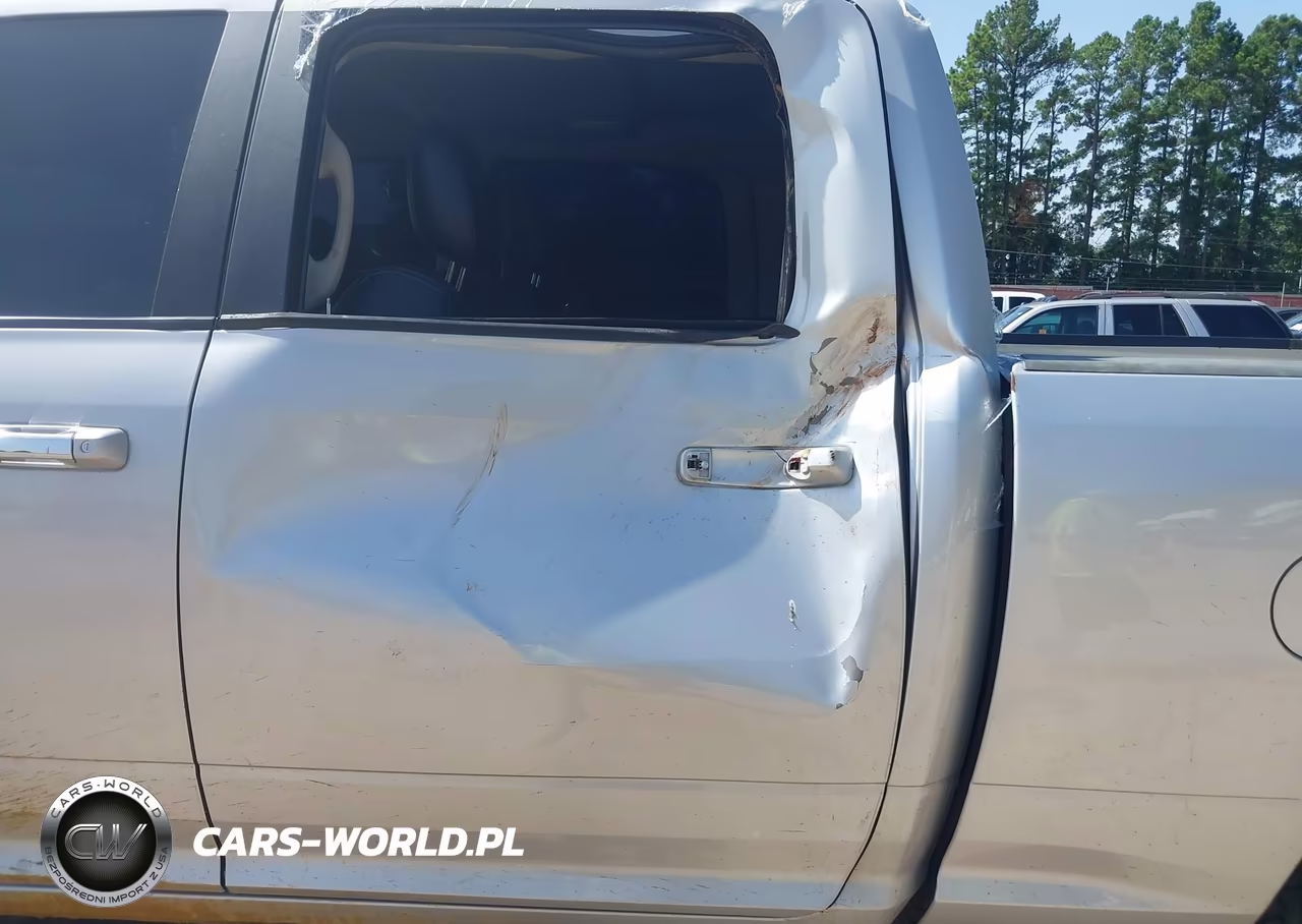 2017 Ram 2500 Laramie 4X4 6'4 Box VIN:3C6UR5FL5HG663858 - 17