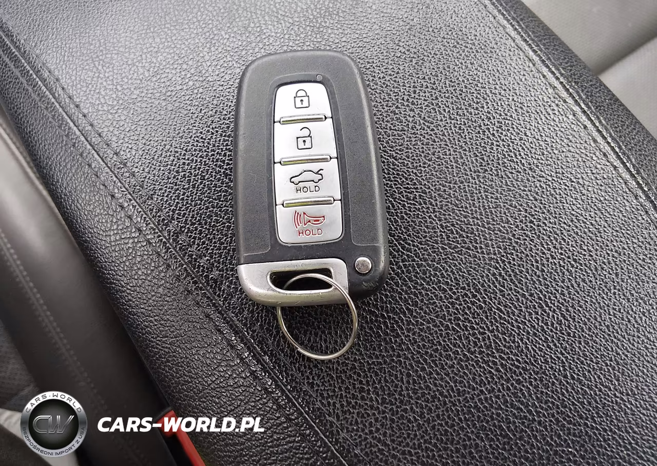 2011 Hyundai Sonata Hybrid VIN:KMHEC4A45BA011039 - 11