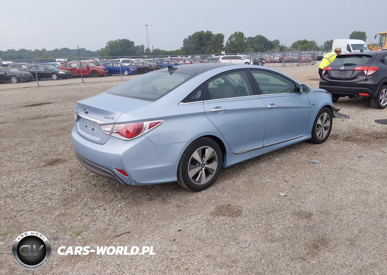 2011 Hyundai Sonata Hybrid VIN:KMHEC4A45BA011039 - 4