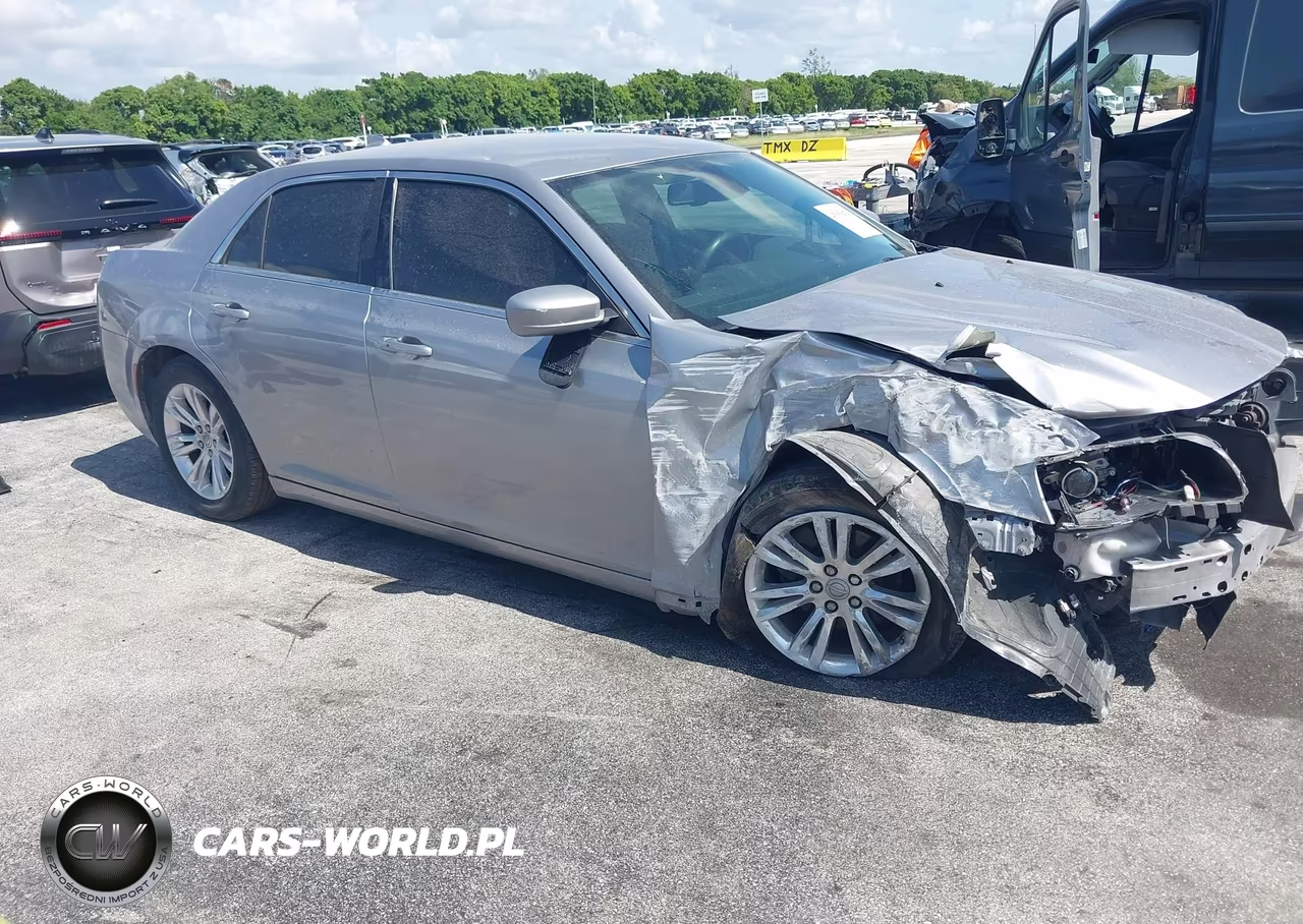 2017 Chrysler 300 Limited VIN:2C3CCAAG8HH512025 - 1