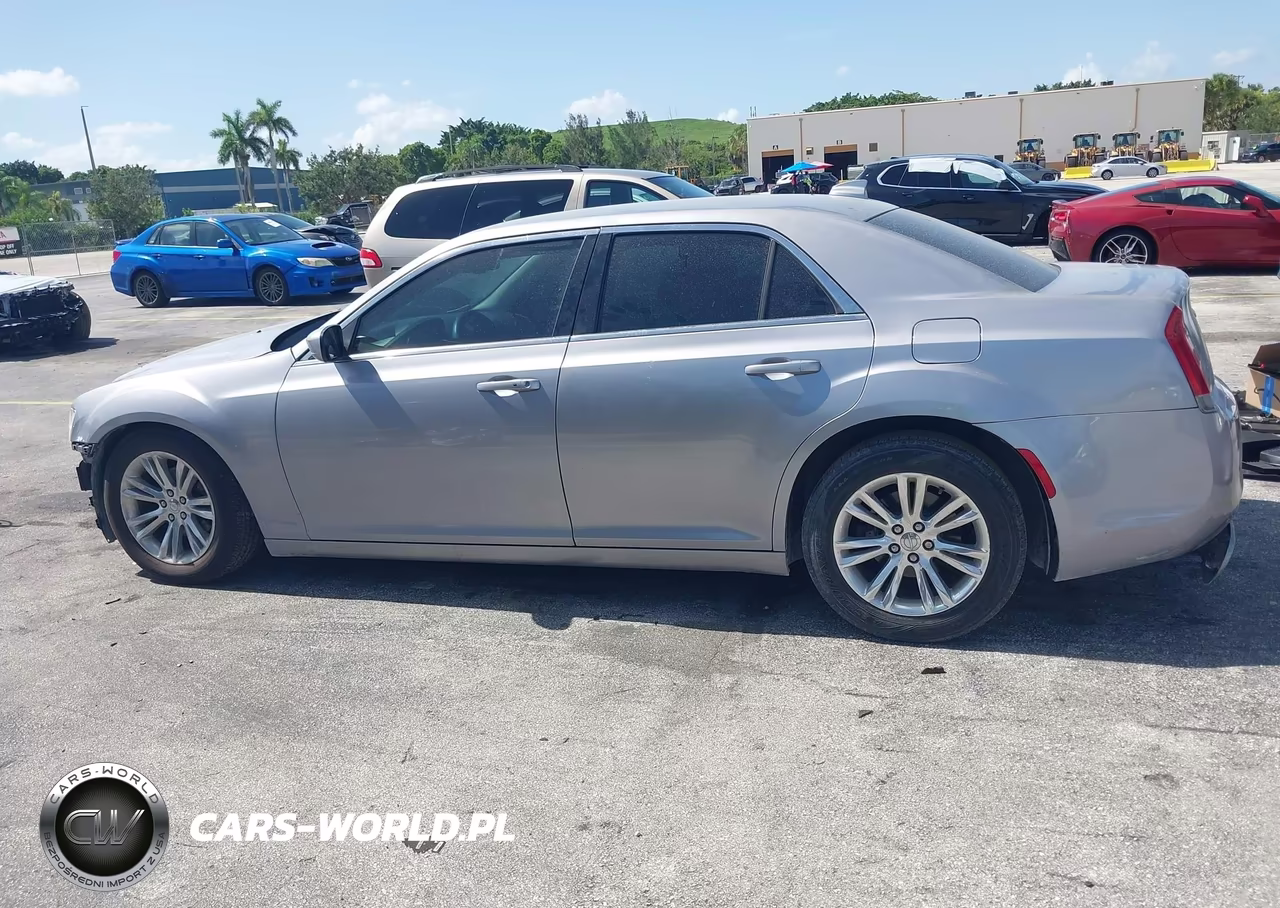 2017 Chrysler 300 Limited VIN:2C3CCAAG8HH512025 - 14