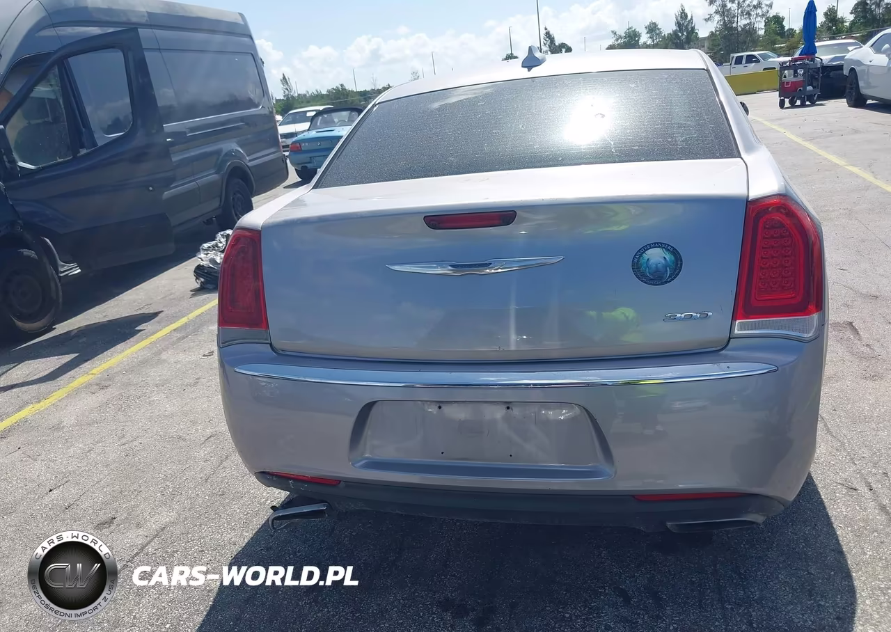 2017 Chrysler 300 Limited VIN:2C3CCAAG8HH512025 - 16